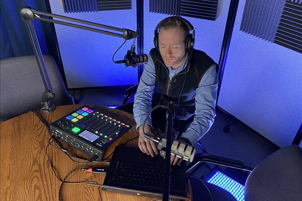The Studio Features an Easy-to-Use RODECaster Pro Production Console The Studio Features an Easy-to-Use RODECaster Pro Production Console